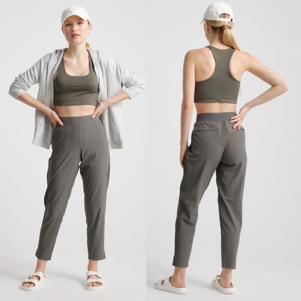 Quince Performance Tech Ankle Pants size medium in olive green travel athletic